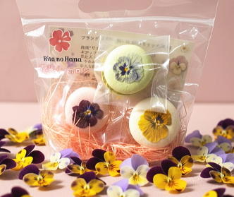 『花咲くマカロン』